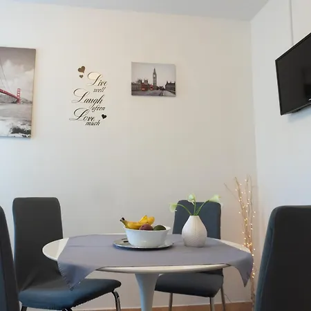 Apartment In Podstrana Near The Sea, River & Mountain Between Omis & Split Exterior foto