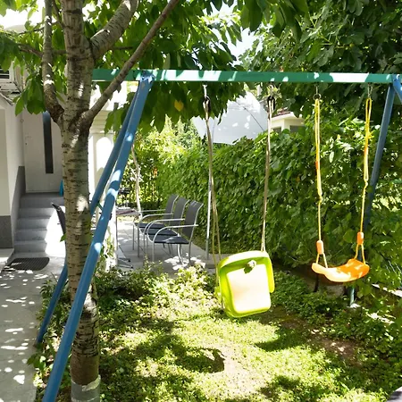 Apartment In Podstrana Near The Sea, River & Mountain Between Omis & Split Exterior foto